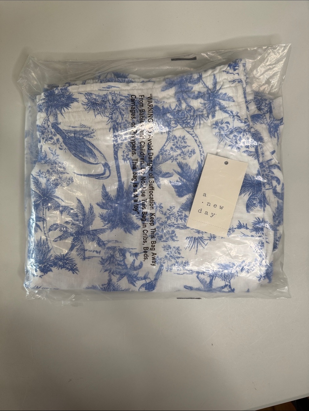 a new day XL SHORT White Lounge Pants with Blue Palm Toile Print #622 - Picture 7 of 7